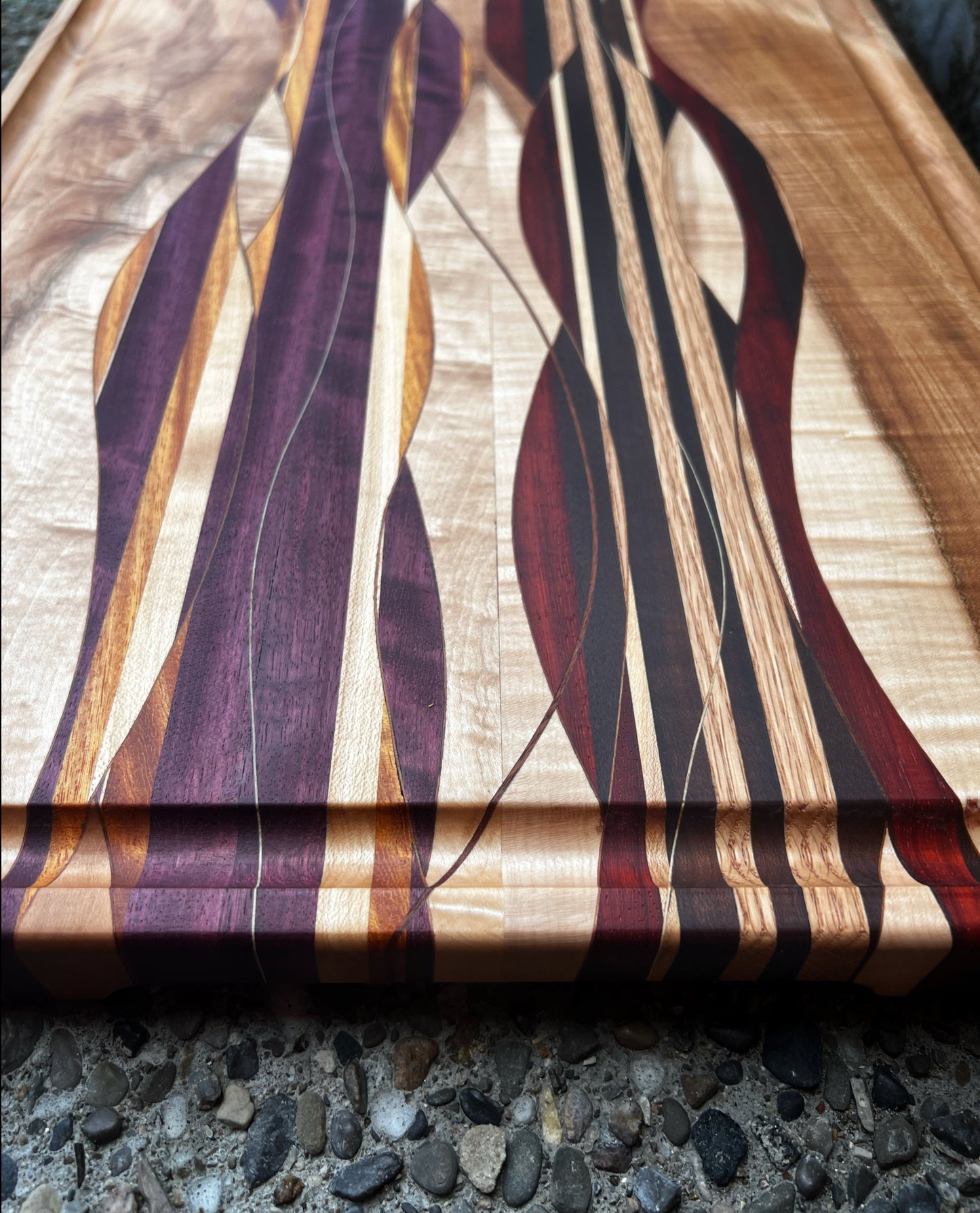 The Mar de Maderas Cutting Board