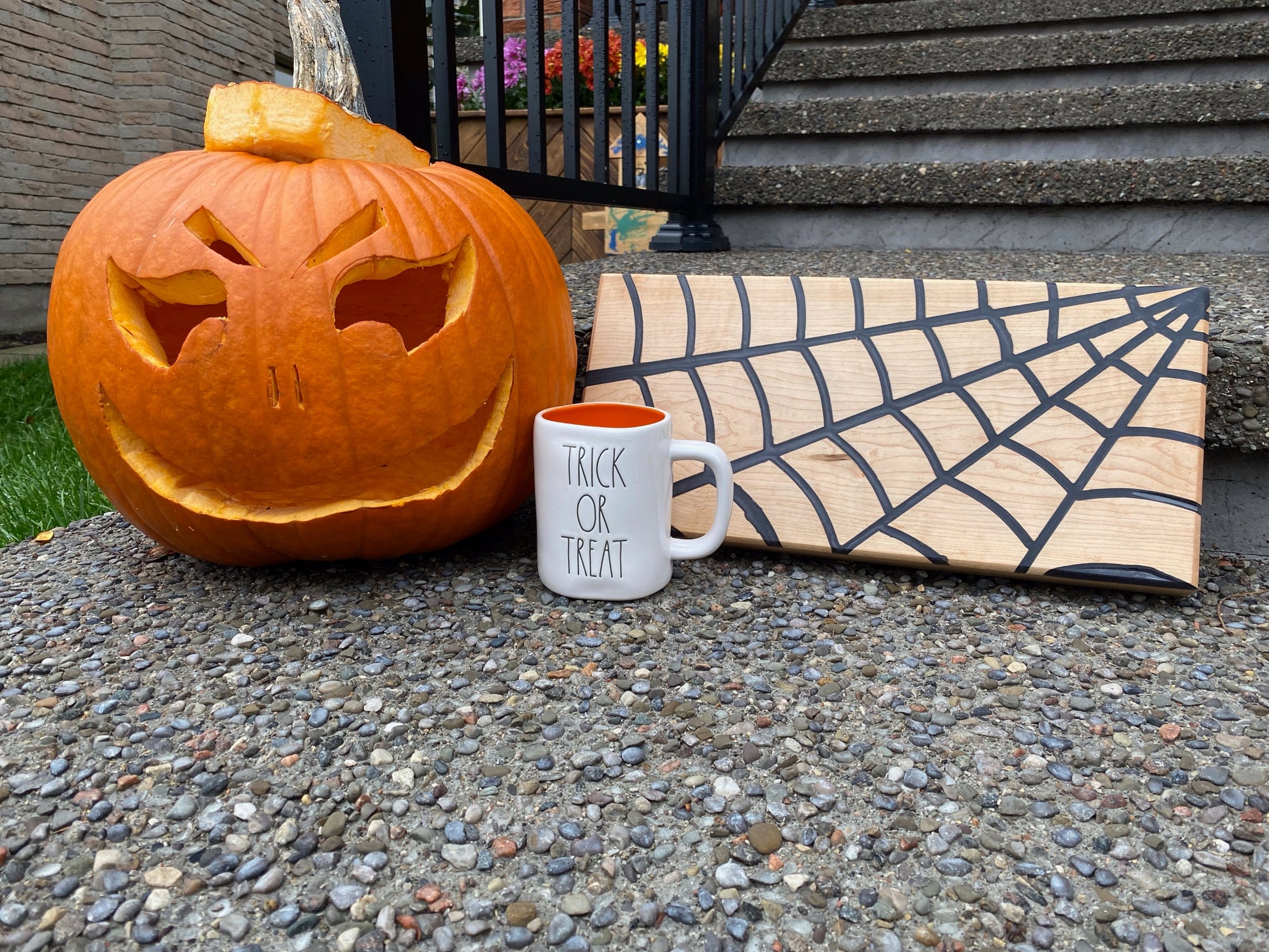 Spider Web Face Grain Cutting Board